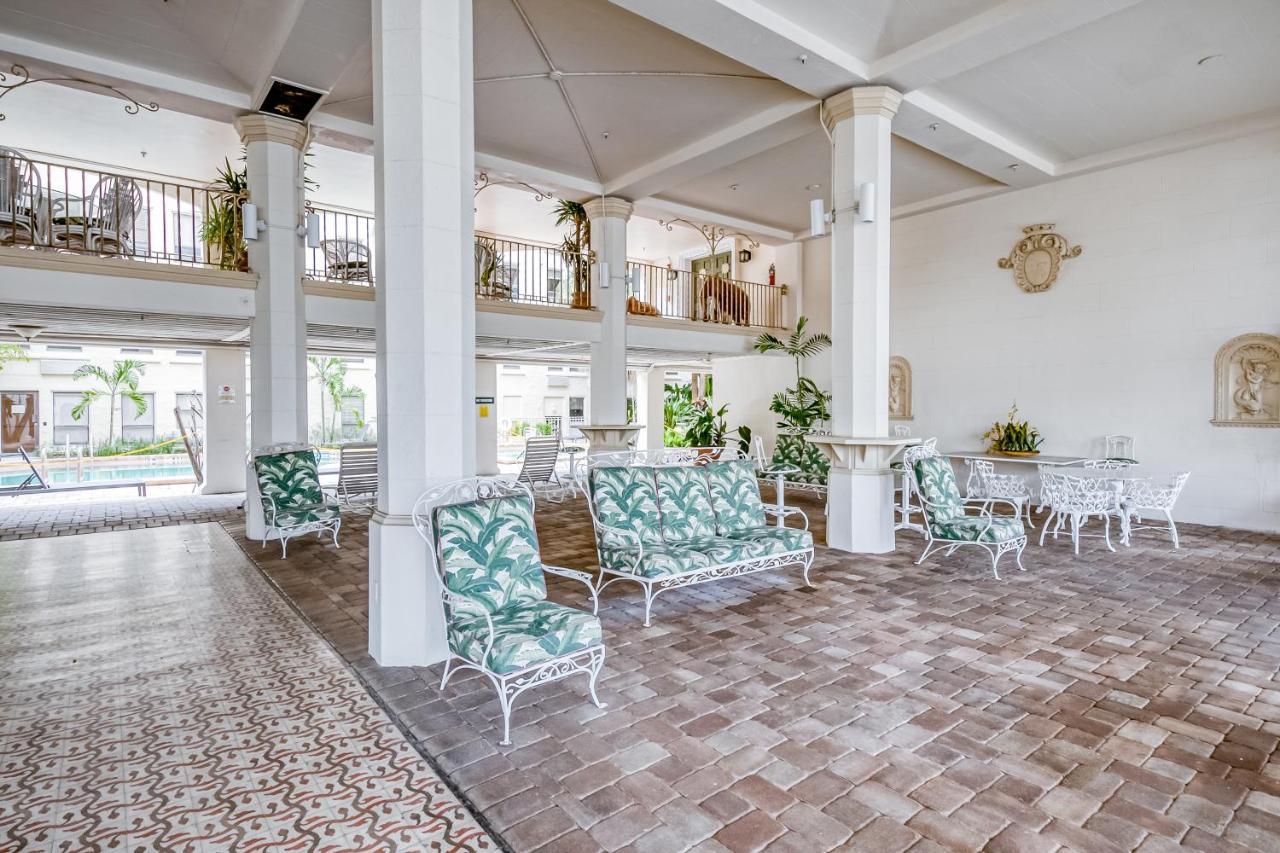 Palm Beach Hotel & Sunrise Cottage Exterior photo